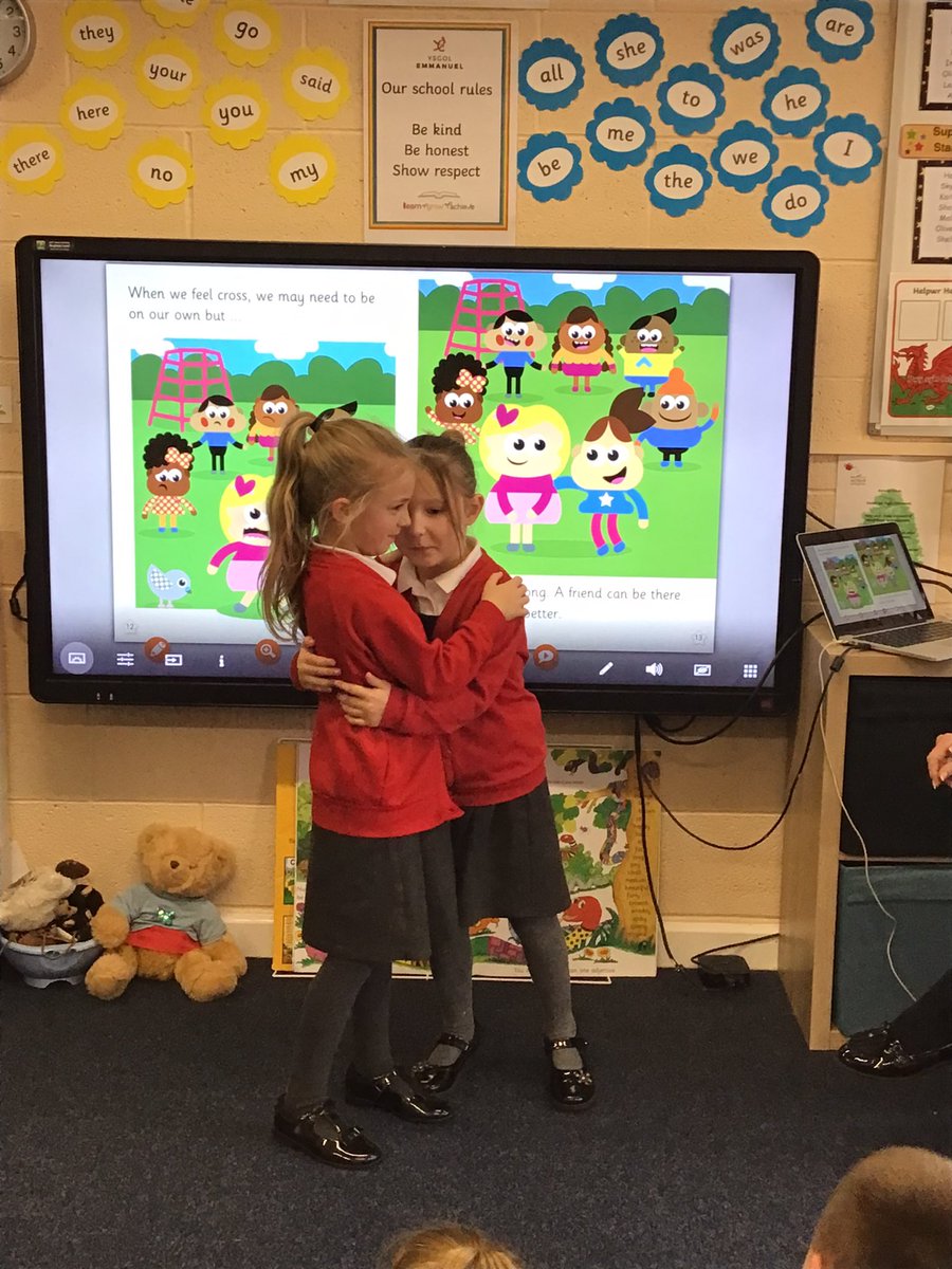 1pMiss's tweet photo. @YsgolEmmanuel Talking about friendships and how we can look after our friends! #AntiBullyingWeek https://t.co/M9Hewn2AuU