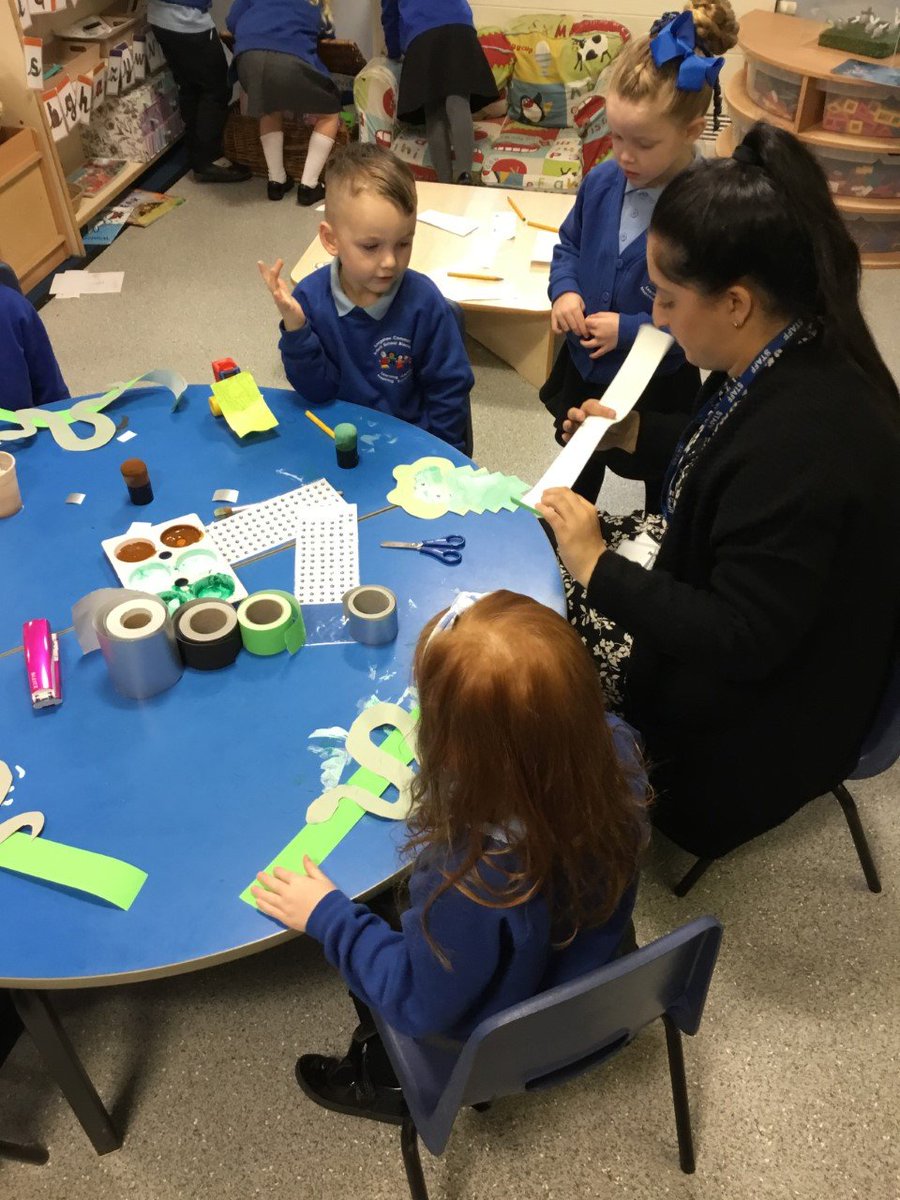 longshawinfants's tweet photo. The Bees are busy preparing for our @worldnurseryrhymeweek performance! https://t.co/OxNqEnYqVb