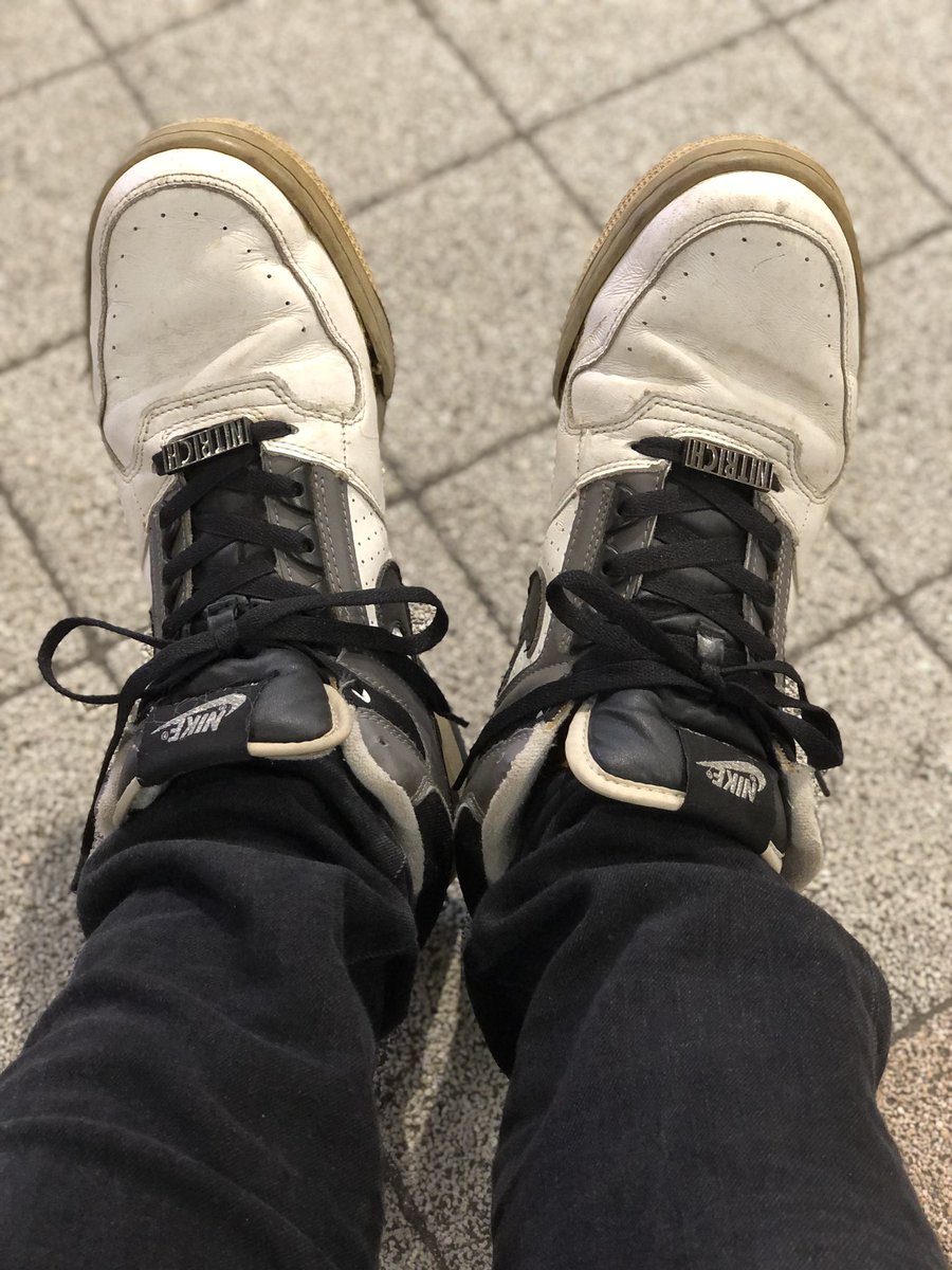 ST6TR5's tweet photo. Today's my KICKS !!!
NIKE DELTA FORCE 3/4 (NMU Edt)
NMU WHITE/BLACK-LT GRAPHITE
Street dropd 2004
Nov. 18th 2021
Somewhere in Japan
ほぼ一年半振りのニトロデルタw
#本日のスニーカー
#足元倶楽部
#足下倶楽部
#NMU
#nitrow
#nitraid
#ニトロデルタ https://t.co/gc9R7YXlhH
