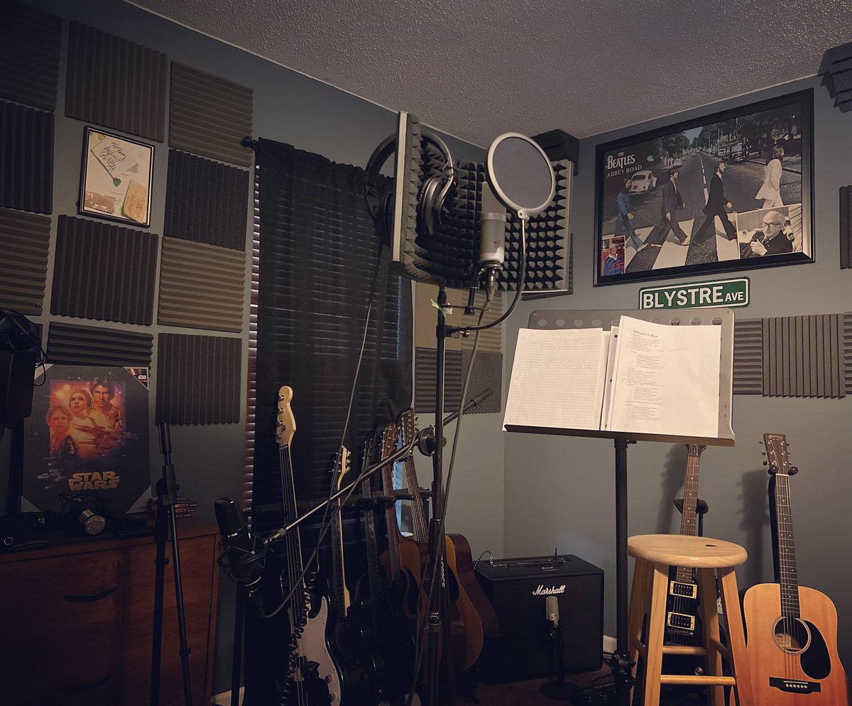tonyandrewsmusi's tweet photo. Been doing quite a bit of this lately, itβs been good, 6 down, ?? to go! π€ EP or LP??
#homestudio #dash9studio #apple #logicprox #shuremicrophones #mxlmics #kammicrophones #martinguitar #lespaul #epiphone #originalmusic #musician #starwars https://t.co/S9jMxPKU2k
