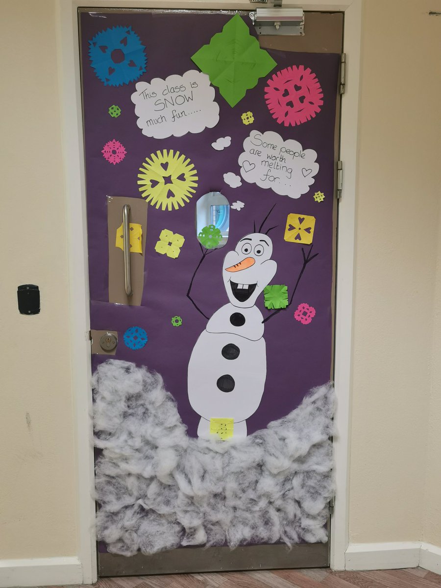 diane_leiper's tweet photo. Classroom winter (not a Christmas decoration in November 😉) door fairly coming along now thanks to a few helpful pupils... Selfies with olaf now available!!! @mathswithmandy @stphilipsplains @StPhilipsYP https://t.co/d4yAsusJSD
