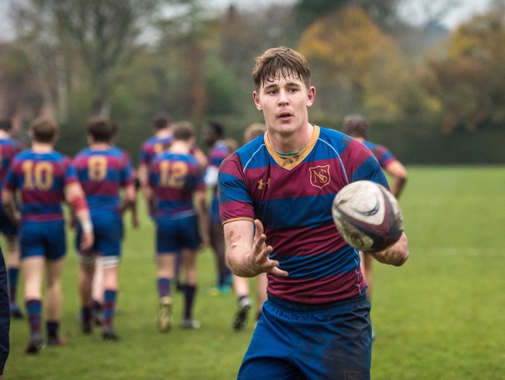 Congratulations to ON @freddiesteward_ who scored his first try for <a href="/EnglandRugby/">England Rugby</a> and was awarded man of the match last weekend!

Several of our pupils were lucky enough to be at Twickenham to watch the action - read what they have to say here: bit.ly/3Cj0bfZ