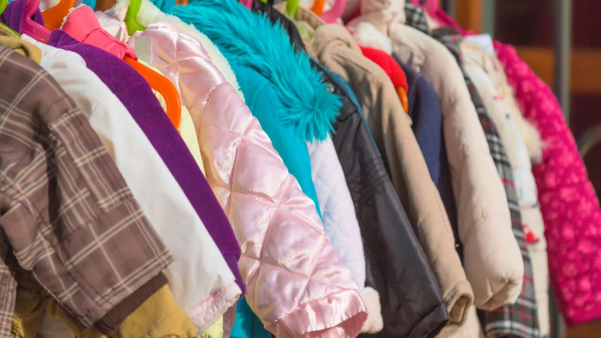 raleighparks's tweet image. Donate your new or gently used coats to Coats Cause We Care! ❤️

🧥 Drop off your coats at designated #RaleighParks locations by Nov. 18.
💪  Volunteer to help organize Nov. 19 or at the coat giveaway event Nov. 20 (or both!)

Learn more and get involved: bit.ly/3mUMM9r