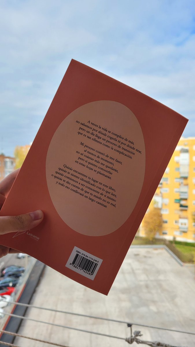 serendiluu's tweet photo. 💫acabo de publicar mi primer poemario, consta de 3 fases (Eterno dolor, Recomposición complicada y Creencia pacífica) y detrás de él hay años de trabajo💫

sería genial si me dais RT y difusión, si estáis interesadxs en comprarlo podéis escribirme por md y os doy más información https://t.co/GDY7XTZPdI