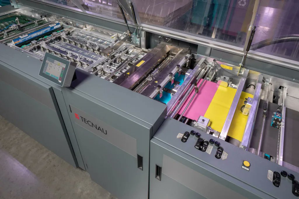 TecnauGroup's tweet photo. Tecnau finishing at Runbeck Elections Services to produce ballots on their #HP #PageWide #T240 with running creases & perfs from dual splicing roll unwinders up to 500fpm https://t.co/JJBA2OJyfm #Revolution50 #CutStack #inkjet #DigitalPrinting #SplicerRoll40 #TC1550HS #Stack5251L https://t.co/fbpOluizKo