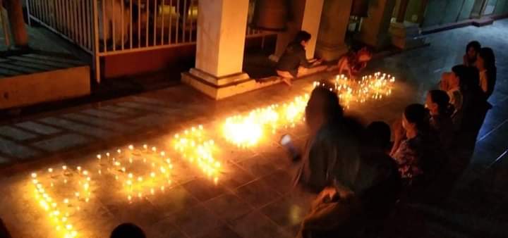 theint_zon's tweet photo. May ethnic and pdf forces safe 🙏
People of ShweBo prayed with candles for the safety of the people of Myanmar and PDFs of the whole country.

LEGALIZATION OF NUG  
#WhatsHappeningInMyanmar
#Nov18Coup https://t.co/laOEVJIRFk