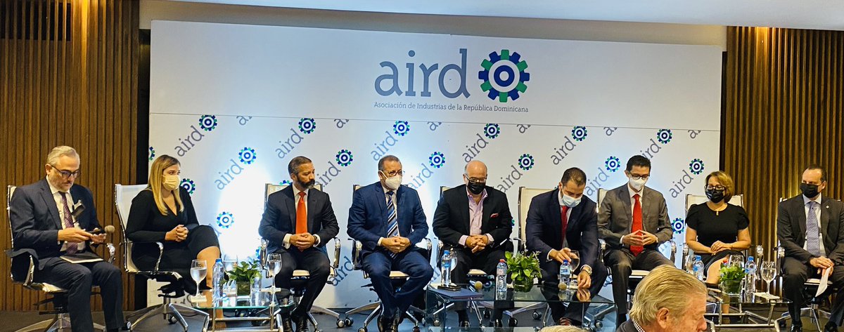 SIMVRDO's tweet photo. Inicia Panel Temático“USD 32,000 Millones de razones para mirar hacia nuestro mercado de valores” que organiza @airdmedia con la participación de los diferentes representantes del Mercado de Valores RD @SIMVRDO @bolsard @ADOSAFI @AdafpRDO @asofidom #Celvadom #TIDOM https://t.co/2wMtlNpEeY