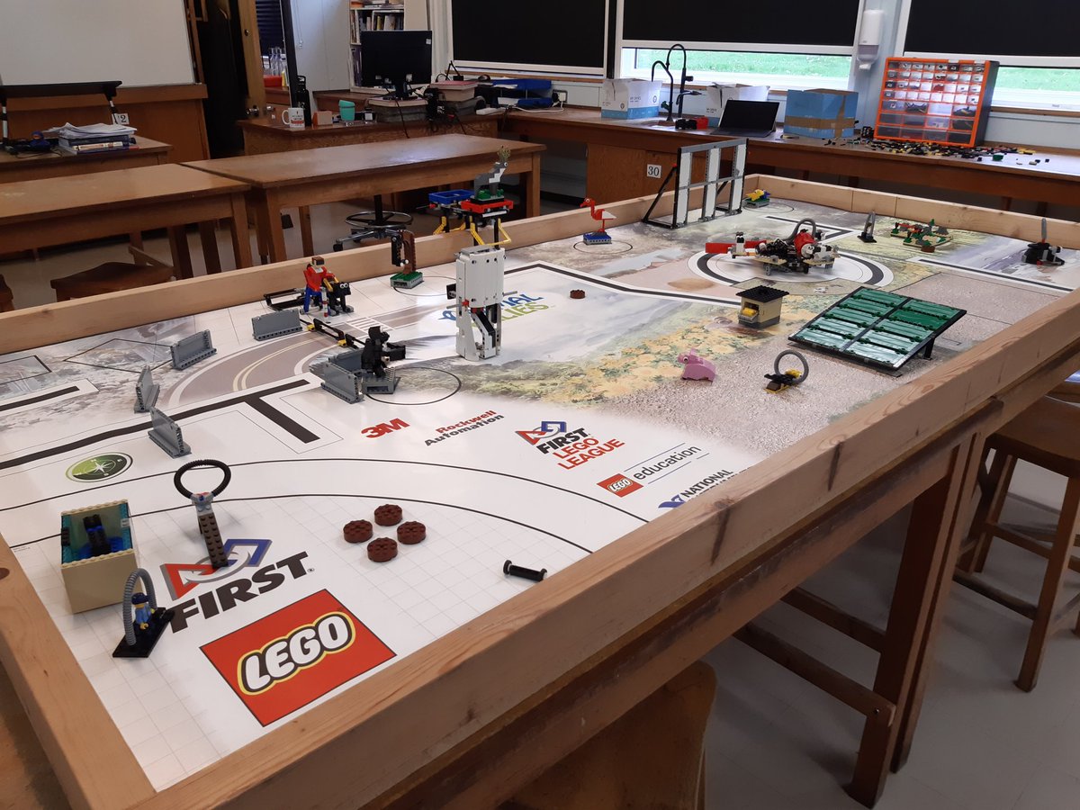 PhysicsatFettes's tweet photo. Robotics club's next challenge awaits: the 2016 First Lego League Robot Game! https://t.co/U2gsTnphUq