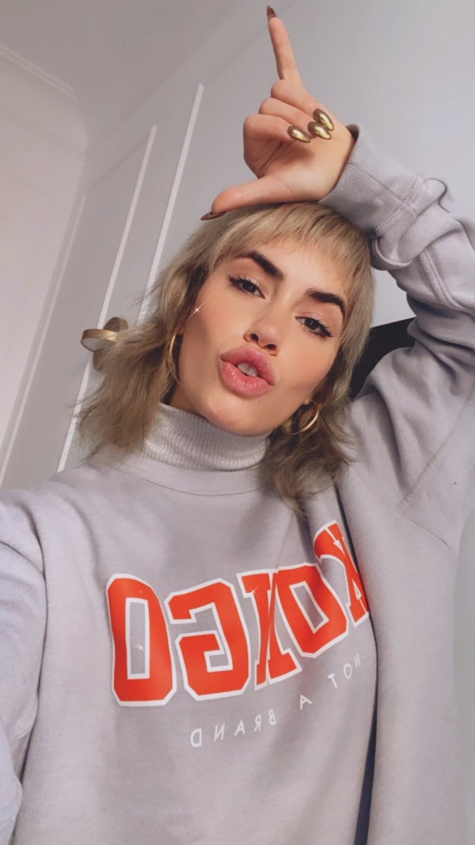 Lali tweet media