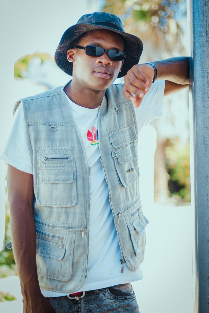 LuSrenkOfficial's tweet photo. Lol visuals ft @SharkBoyHBK Coming out before this month ends FR🤯🤯🤯. #TeamLu #BIDH #Lesotho 

📸 @Matsill_Thamae https://t.co/8C4Hhrxus2