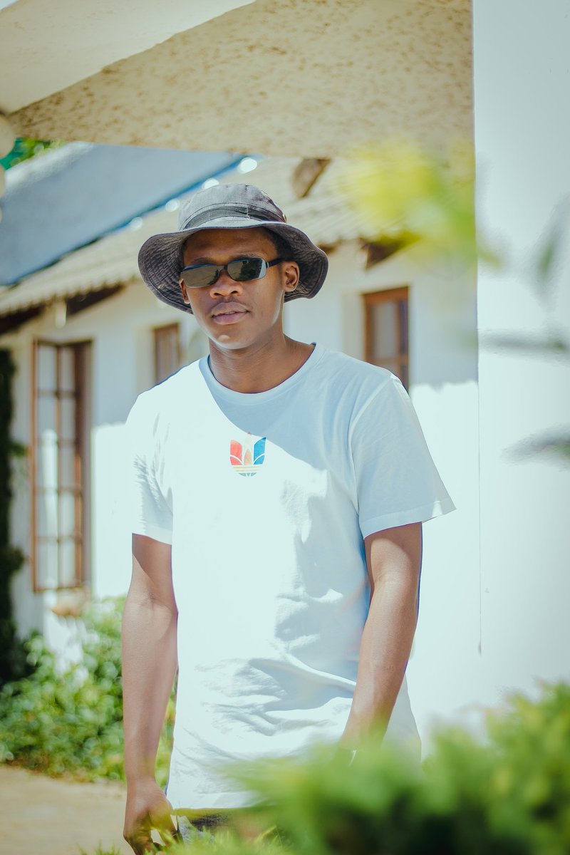 LuSrenkOfficial's tweet photo. Lol visuals ft @SharkBoyHBK Coming out before this month ends FR🤯🤯🤯. #TeamLu #BIDH #Lesotho 

📸 @Matsill_Thamae https://t.co/8C4Hhrxus2