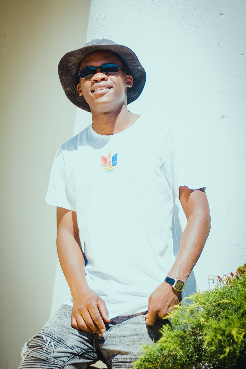 LuSrenkOfficial's tweet photo. Lol visuals ft @SharkBoyHBK Coming out before this month ends FR🤯🤯🤯. #TeamLu #BIDH #Lesotho 

📸 @Matsill_Thamae https://t.co/8C4Hhrxus2