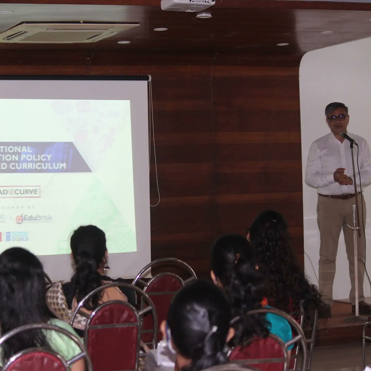 EduBrisk's tweet photo. NEP 2020 Integrated Curriculum Workshop Series - Mulund , Mumbai.
These are the photos from the session with the super energetic Management, Principal, and Teachers of BPIS, Mulund.
#EduBrisk #CentralDigitalLearning #celebratingknowledge #BPIS #BlendedLearning https://t.co/0AeTgkhQ9D