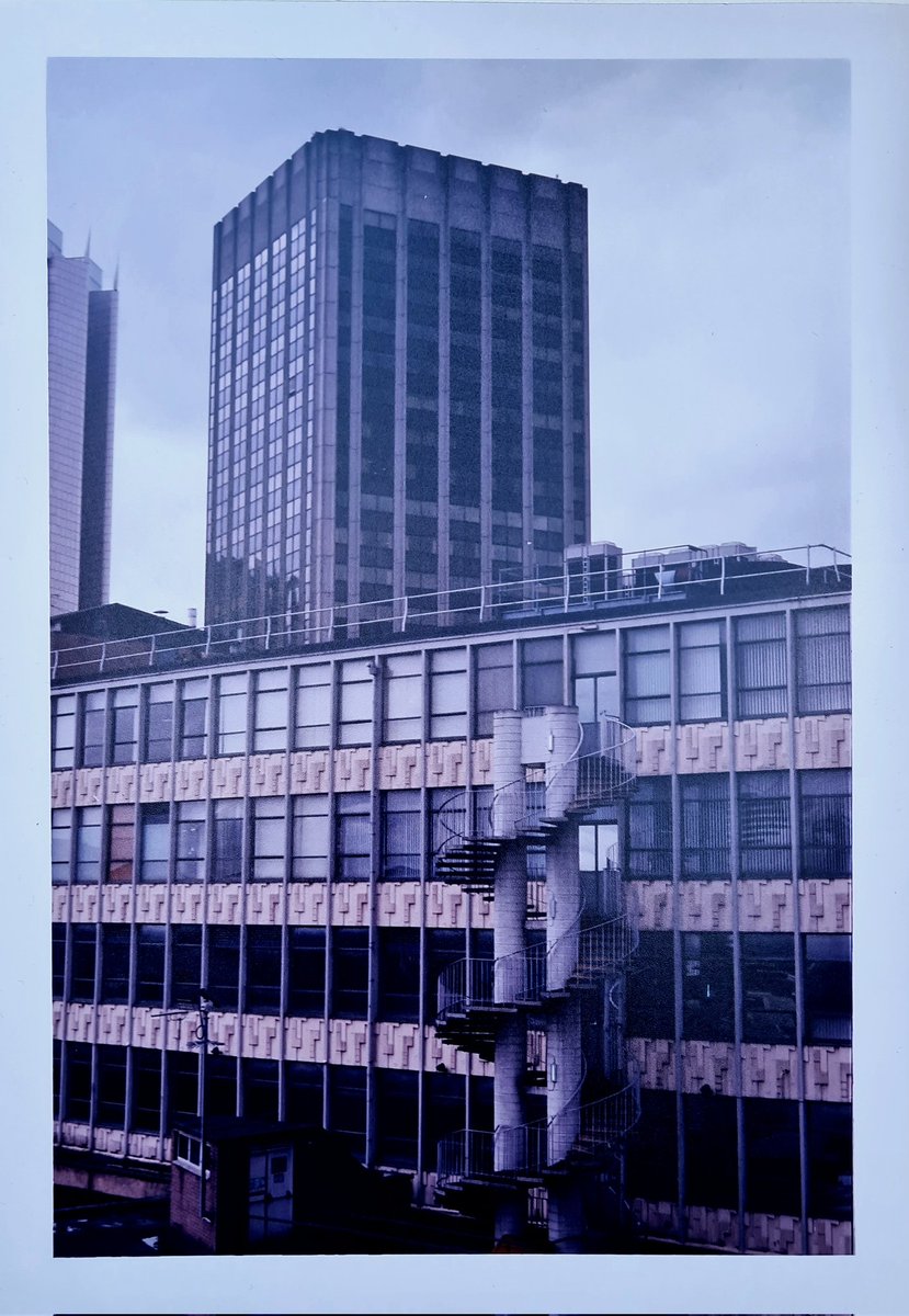 dachsteve's tweet photo. A day in the colour lab
#modernist #brutalist #brutalism #birmingham #birminghamqueensway #modernism #concretopia
#35mmfilm #KODAK https://t.co/W2v3wQZ3rU