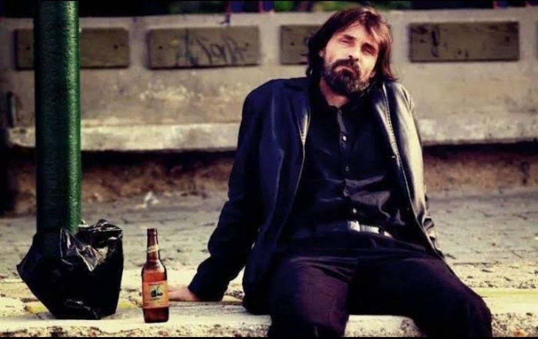 Doların yükselişini izleyen Türkiye Cumhuriyeti vatandaşları

#Dolar11TL