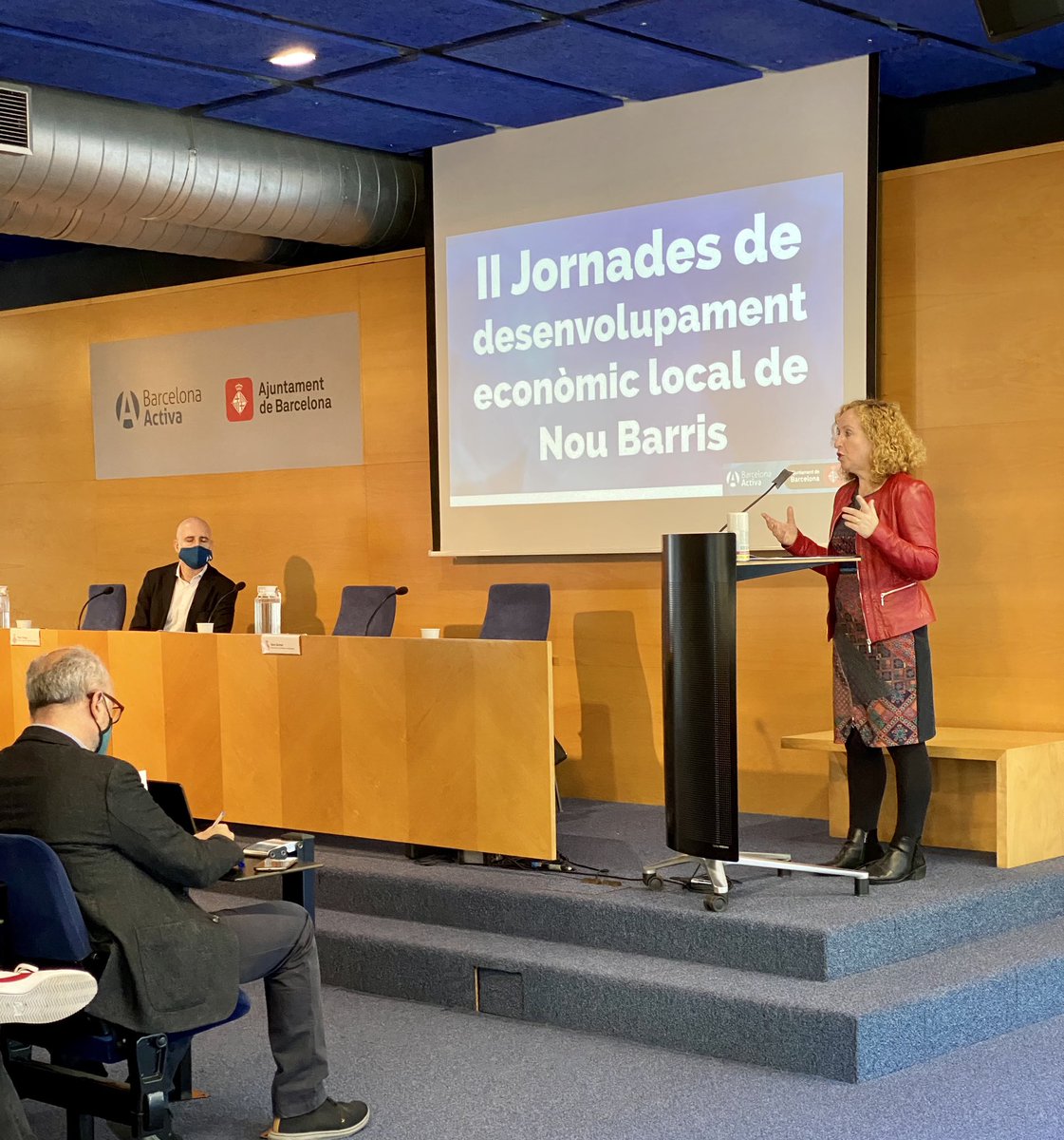 davidmilletbas's tweet photo. Avui i demà condueixo les II Jornades de desenvolupament econòmic local de Nou Barris. Escoltant i aprenent de @saraberbels @felixortega @estelabo i @Bcn_NouBarris #9BEconomia #ForumNouBarris https://t.co/uI5PhUxQCA