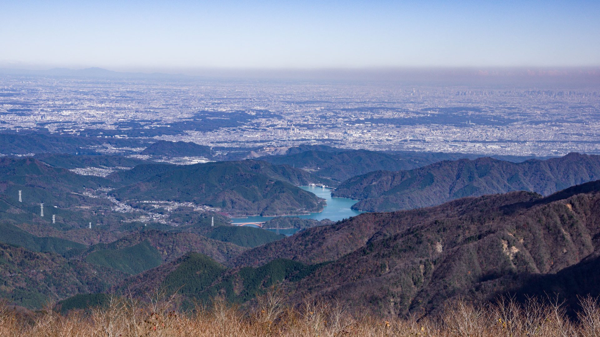 ふ と 丹沢の思い出4 蛭ヶ岳から見た景色 宮ヶ瀬湖かな 蛭ヶ岳から丹沢山へ続く稜線 少し下って 振り返ってみた 蛭ヶ岳 蛭ヶ岳と丹沢山の間で見た富士山 21 11 13 丹沢 蛭ヶ岳 T Co Yzh6cqiuvo Twitter