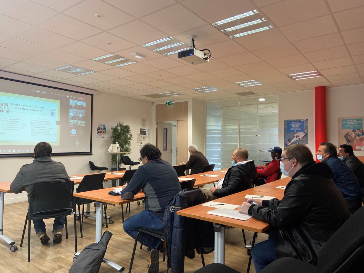 🔥📢#ReussirSansAttendre J3 #Formation #AvecPoleEmploi #Roubaix ! 8 candidats présents pour découvrir les opportunités de #formations dans le secteur du #BTP ! 5 inscriptions déjà pour de beaux parcours en perspective 👏
<a href="/Treutenaeres/">s. Treutenaere</a> <a href="/sferetwitt/">Stephanie Feron</a> @cyrom1