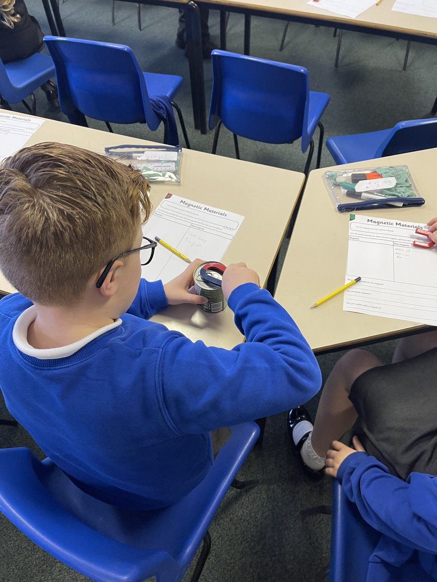AcklamWhin's tweet photo. Class 8 are investigating magnetic and non-magnetic materials this afternoon. #mightymetals #forces #Year3 #science https://t.co/i8nFmXikIv