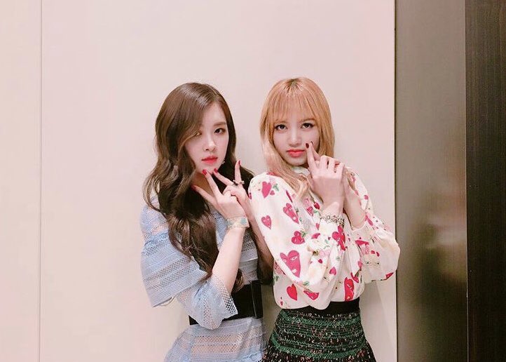 chaelisaonli's tweet photo. #LOVEHERR (chaelisa, 2017)

#로제 #ROSÉ #리사 #LISA #chaelisa https://t.co/QOnucYnarA