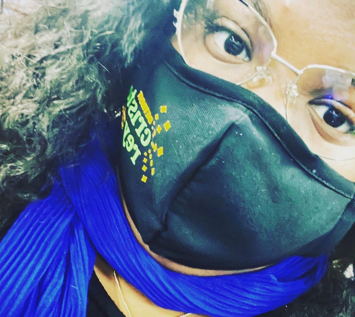 kismetDreams_'s tweet photo. #repost
It’s #ChildrensGriefAwarenessDay ! 🦋 I wear blue for the babies who have suffered the death of a loved one. I also wear blue for myself, who endured the loss of my mom when I was 4.💙 |#SocialWorkersWhy #FutureMSW #ChildrensGriefAwarenessMonth https://t.co/2xtSSUP8iq