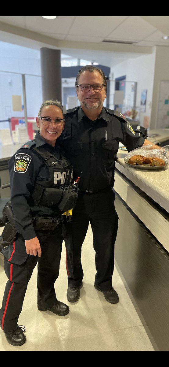 Constable Atkinson #4511 from 22 C Platoon, isn’t just a great Officer, she makes one delicious bundt cake!  A great way to start our day off right.