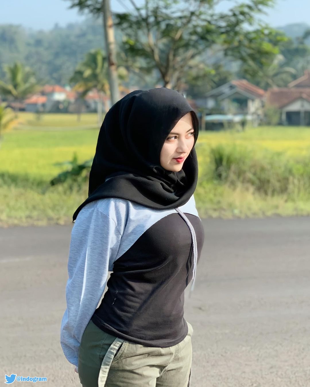 IndoGram on X: Repost IG 👉 chey_havy14 hijab jilbab muslimah muslim  ukhty Instagram OOTD t.co4hGDWj2Egx  X