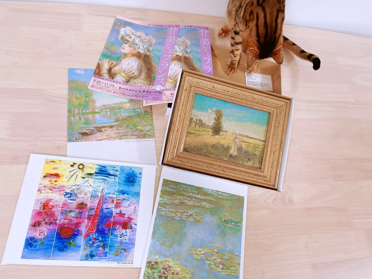 LAsco_877's tweet photo. 今日は甘美なるフランス🖼堪能してきました
うっとりじっくり…

前からモネの作品を沢山集めて飾ってまして
今回新たに｢散歩｣を手に入れて幸せ〜
ミニ複製画だからまたかわいい！ https://t.co/3NZoxsBo32
