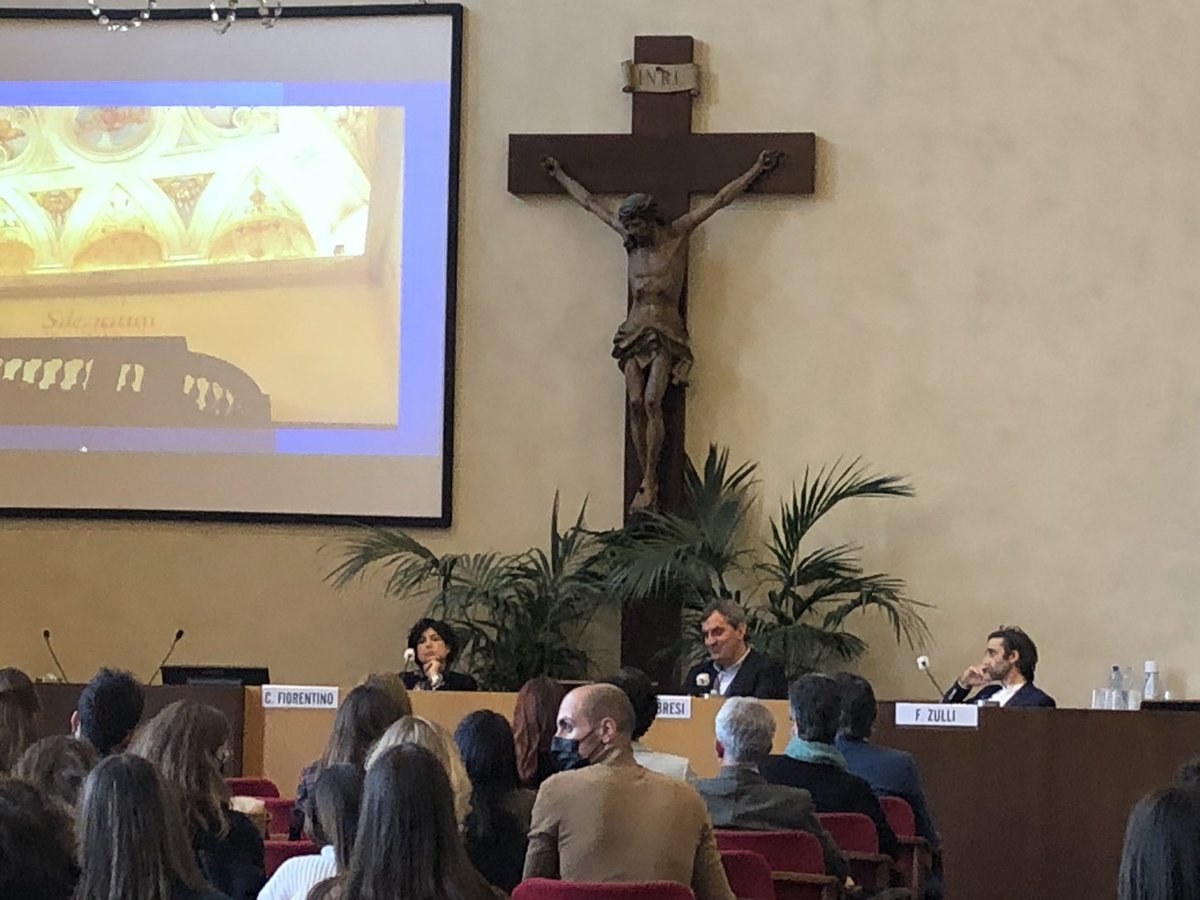 vitaepensiero's tweet photo. Accanto all’ingresso @Unicatt di via Lanzone c’è una piccola chiesa: lì per la prima volta sant’Agostino vide sant’Ambrogio leggere in “modo rivoluzionario” per l’epoca: in silenzio, immerso nella lettura
Barbieri dà il via a #engagingthereader @BOOKCITYMILANO #bcm21 https://t.co/ArtJLY1eum