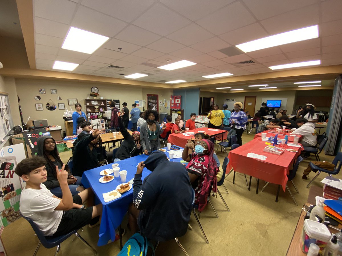 TrInternational's tweet photo. International Club &amp; Pruitt Teens had a blast at combined events Wed! IC Pizza &amp; Games recruitment day w Charlie Brown Friendsgiving Come. See Mrs. Bass in RR or Ms. Perez in the library to join. @WeAreTRHS  @PruittTeenLib #neisdlibs https://t.co/Km62ppeNM1