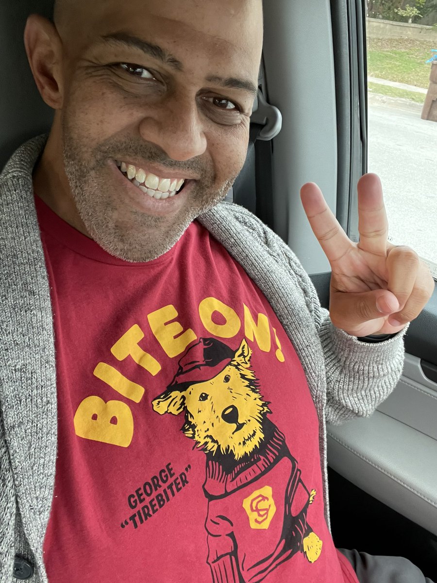 jonpyle's tweet image. Rivalry week fit from @HomefieldApparl!!! Looking for the plucky George Tirebiter Trojans #FightOn @USC_Athletics #BeatTheBruins #BiteOn