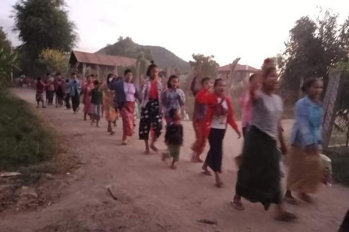 LEO117728's tweet photo. An anti-coup revolutionary strike: Sagaing's #Yinmabin, #Yaykyipin Vlg.
LEGALIZATION OF NUG
#Nov18Coup
#WhatsHappeningInMyanmar https://t.co/8Ilo6Uq4B1