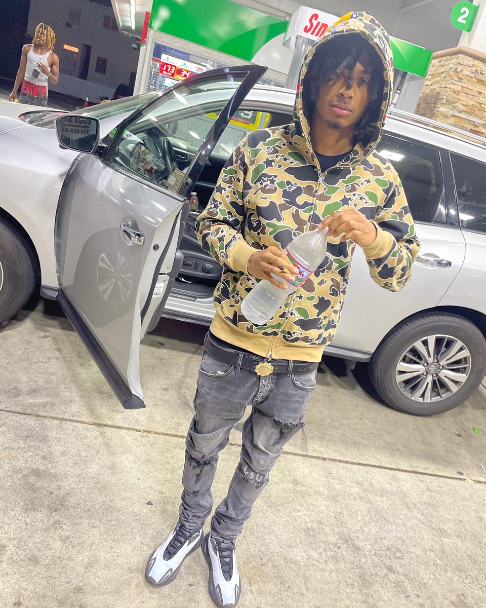 Don444x's tweet photo. “Take a look at Medusa disintegrate” Aye Alexa play Don444x - Interstate ⭐️ #4wayz #LinkInBio https://t.co/jQIxJVn2cp