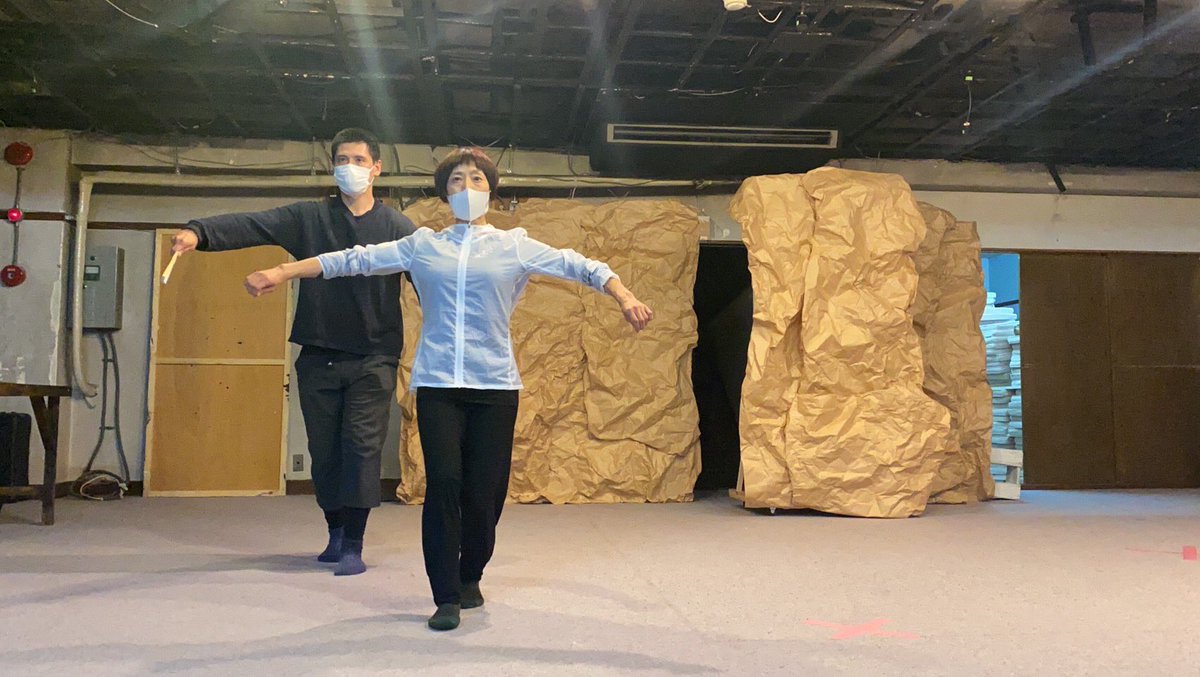 kamimote's tweet photo. 今日はキャスト全員でダンスシーンを稽古したよ〜。振付には山田珠実さんをお迎えしております！珠実さんの動きの俊敏さよ！あんな風に動きたい！！

「岩戸山ミステリー2021」
日程：12月4日（土）〜5日（日）
🔻チケット取扱🔻
https://t.co/JUQWwevsHI
#ユ���ット美人
#岩戸山ミステリー https://t.co/RZWsskEhad