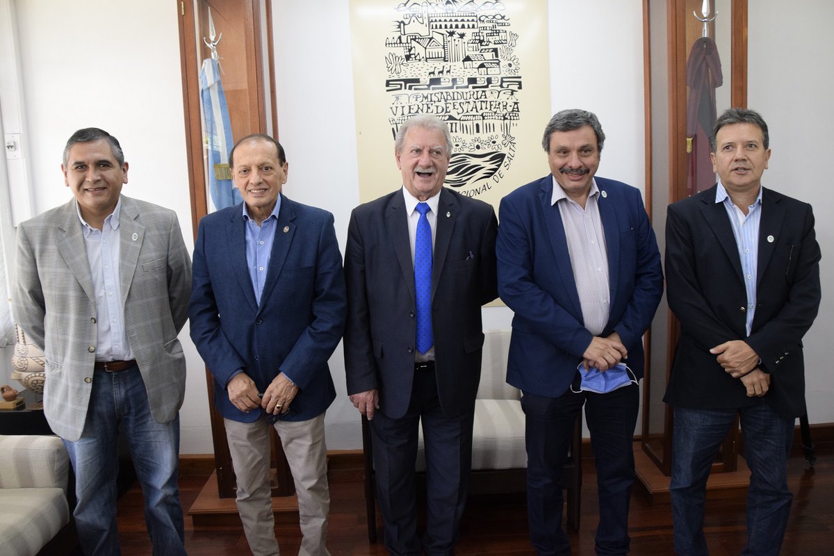 universihoy's tweet photo. 🔸La @unjuonline inicia el proceso para la implementación de la carrera de #Medicina
📌Tras el anuncio el rector Rodolfo #Tecchi destacó: "Tenemos el envión necesario para concretar una carrera muy demandada por la comunidad jujeña"
🔗+Info: https://t.co/DWximnIDCI https://t.co/M4DNcHwRfs