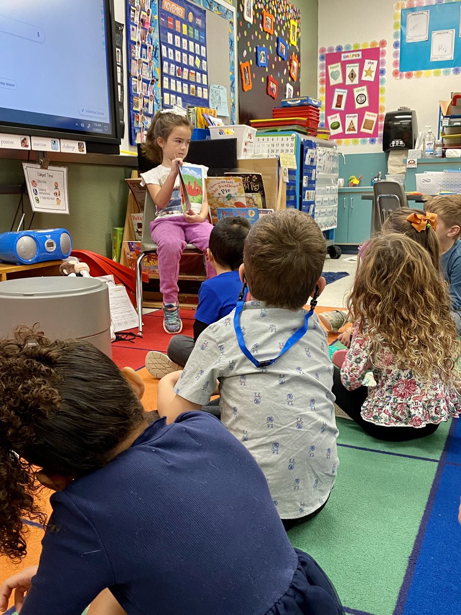 GESWhite0's tweet photo. What a great Thursday! So thankful for this little guest reader working hard to earn Starbucks to come read to our class!📖🧡✨#GESshineon #thankyouthursday  @GESHale https://t.co/FfzretH7LO