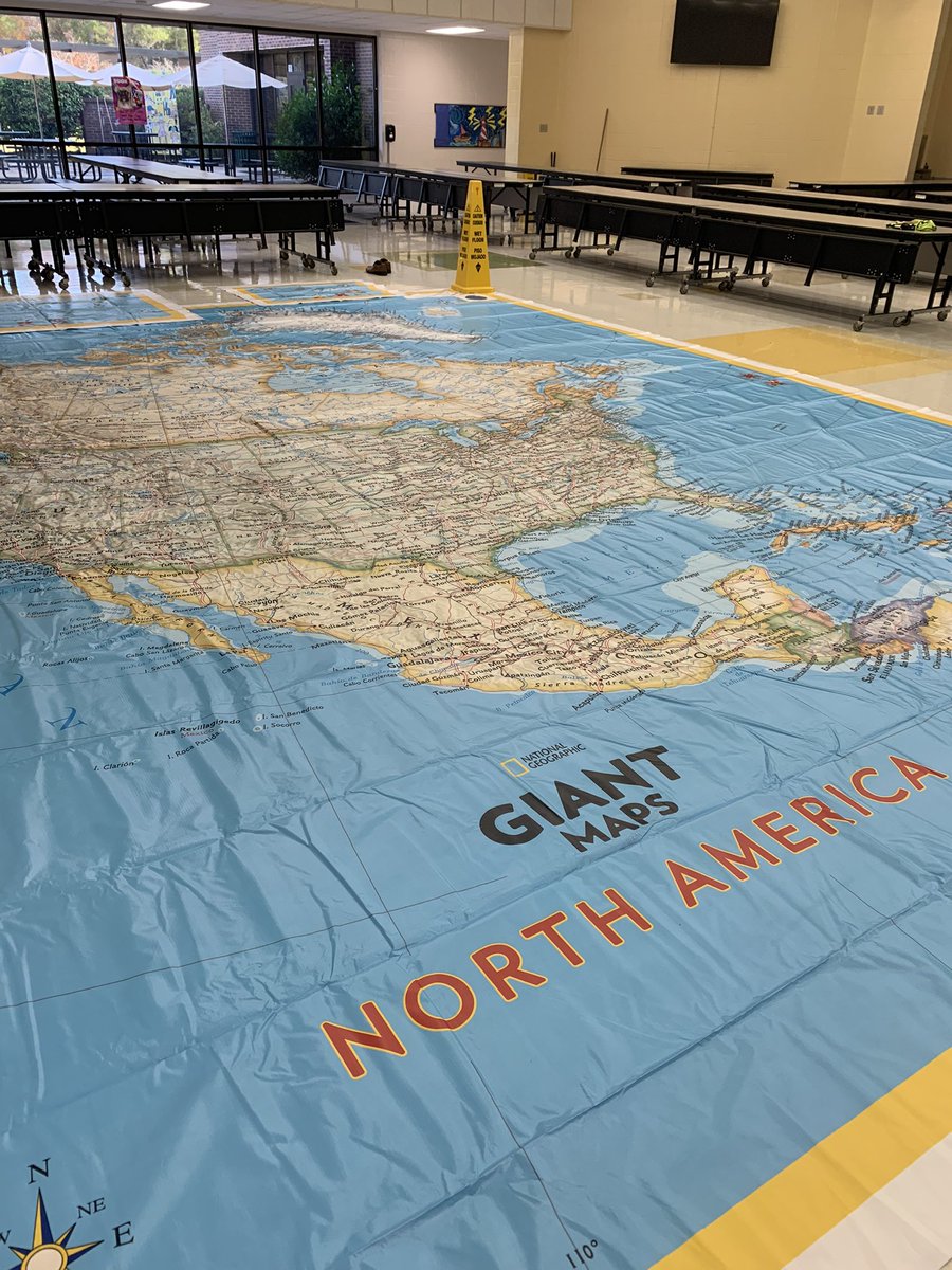 For #GeographyAwarenessWeek @NatGeo @NatGeoEducation we decided to bring in the giant map of North America to @lexingtonelemsc! Can’t way to see the students interact with this this week! #Lex1SocStudies