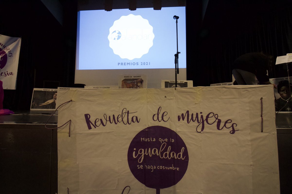 EntreBorromeos's tweet photo. En la fiesta #Alandar se entrega el merecido #premioAlandar21 a la @RevueltaMujeres
Un privilegio y una necesidad para toda la Iglesia, hombres y mujeres,
@Confepiscopal qué dicen? https://t.co/39n9O6L0k2