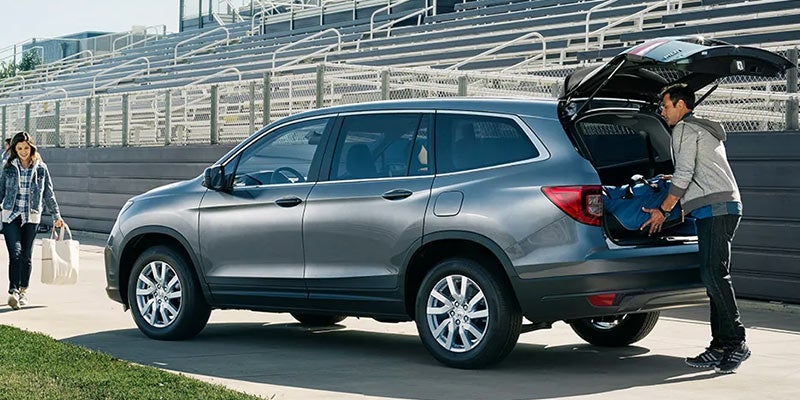 Are you looking for the perfect SUV? Take a look at our inventory of 2022 Honda Pilots to find the best vehicle for all your needs! bit.ly/3ohzCmv