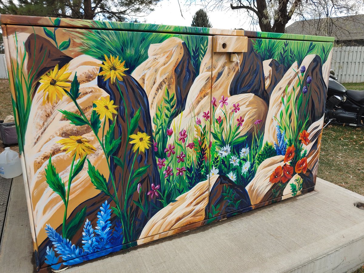 KristenVohs's tweet image. Art in public places #electricbox #transformercabinet