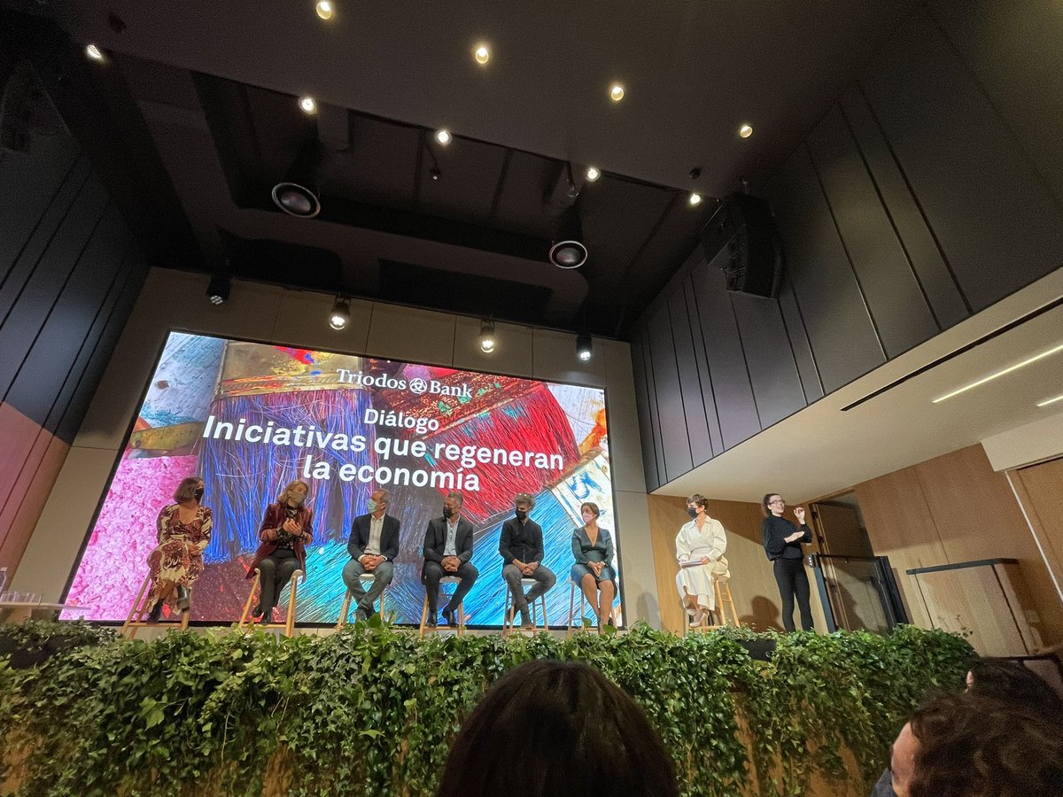 Proyectos de impacto positivo, proyectos que nos están cambiando a mejor.
En la entrega del #PremioTriodosBank de <a href="/triodoses/">Triodos Bank España (cuenta inactiva)</a> 
¡necesarios e inspiradores!
¡y que grandes personas!
<a href="/colegiohelicon/">Colegio Hélicon</a> <a href="/EExcelente/">Escuela Excelente (AMICE)</a>