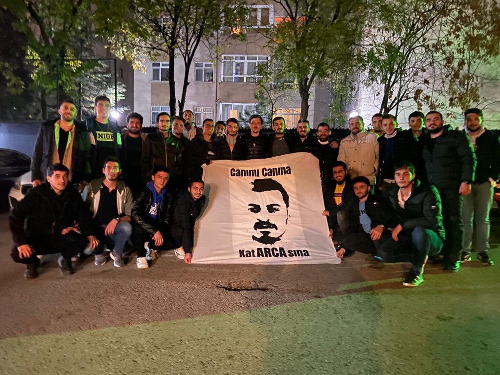 UNIGFB06's tweet photo. TEŞEKKÜRLER!

İki senedir Ankara Bölge Başkanlığını yürüten (@bayararca ) başkanımıza teşekkür ediyoruz, her zaman seninleyiz. 
Görevi devralan (@erolerenn_ ) başkanımıza yeni görevinde başarılar dileriz. 

KAMPÜSLERİN SAHİBİ UNIGFB! 
#UNIGFB https://t.co/XxntaXbxNL