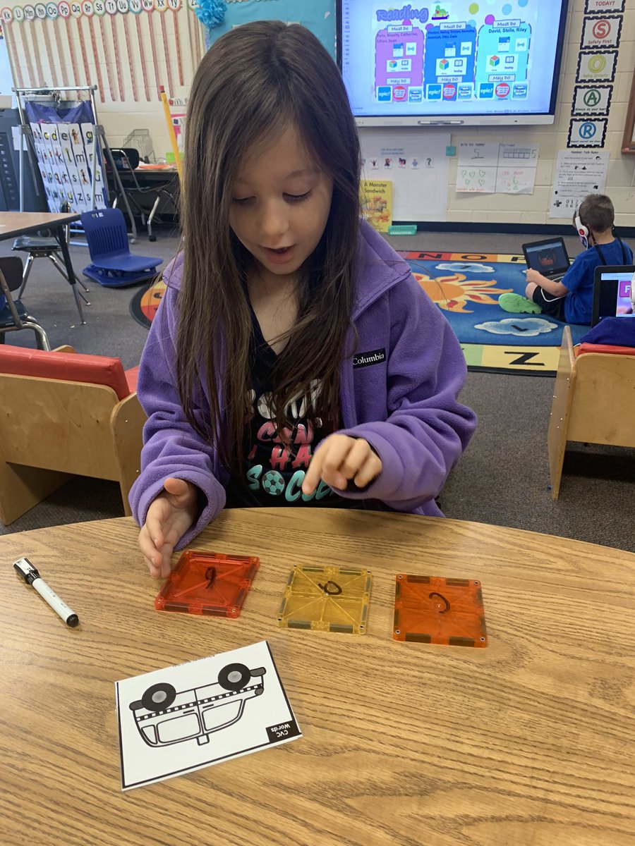 CassyReames's tweet photo. Segmenting and blending phonemes to make words with our favorite…. Magna Tiles 🤩@Magnatiles @wmirvinelem https://t.co/bKuDGHNasG