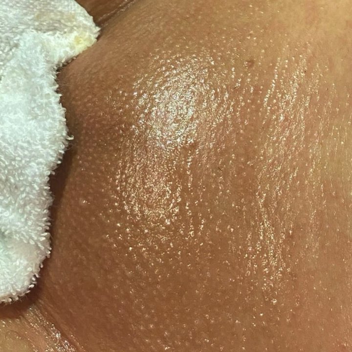 KlirBeauty's tweet photo. #NoShaveNovember 

Please put the razors down and invest in your intimate skincare areas and start your waxing journey! 

What’s stopping you from getting your wax? 🧐

#manvelesthetician #houstonesthetician #manveltx #brazilianwax https://t.co/AEYSJymqTl