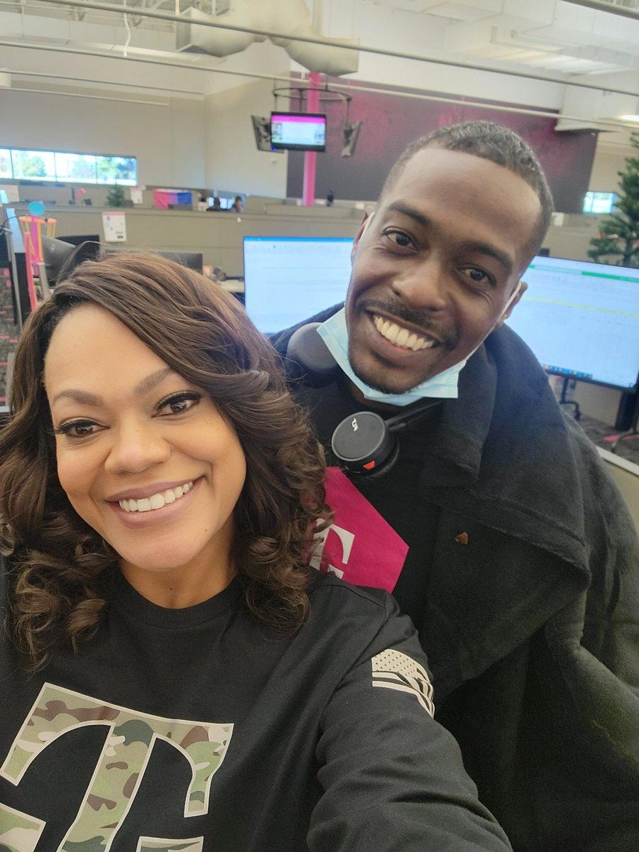 TishJ143's tweet photo. It is so good to be back home with my Magenta family!#C10 #NotoriousOKC #SquadUp#OKCTownhall @Jbetyou @auntgoosey74 @a_lo_77 https://t.co/U6TXq8eyWT