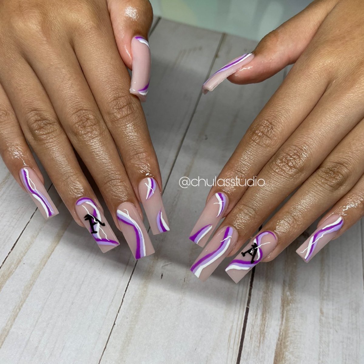 kushmamasita's tweet photo. ✨DM for Nail Appointments
instagram: @chulasstudio 🌸
facebook: Chula’s Studio 💻
📍Winston-Salem, NC
.
.
.
.
.
.
#winstonsalemmua #abstractnailart #brownnails #winstonsalemnailtech #chulasstudio #winstonnails #ncnails #instagramnails #gboronails #nailart #allacrylic https://t.co/YMfTXpfnmB