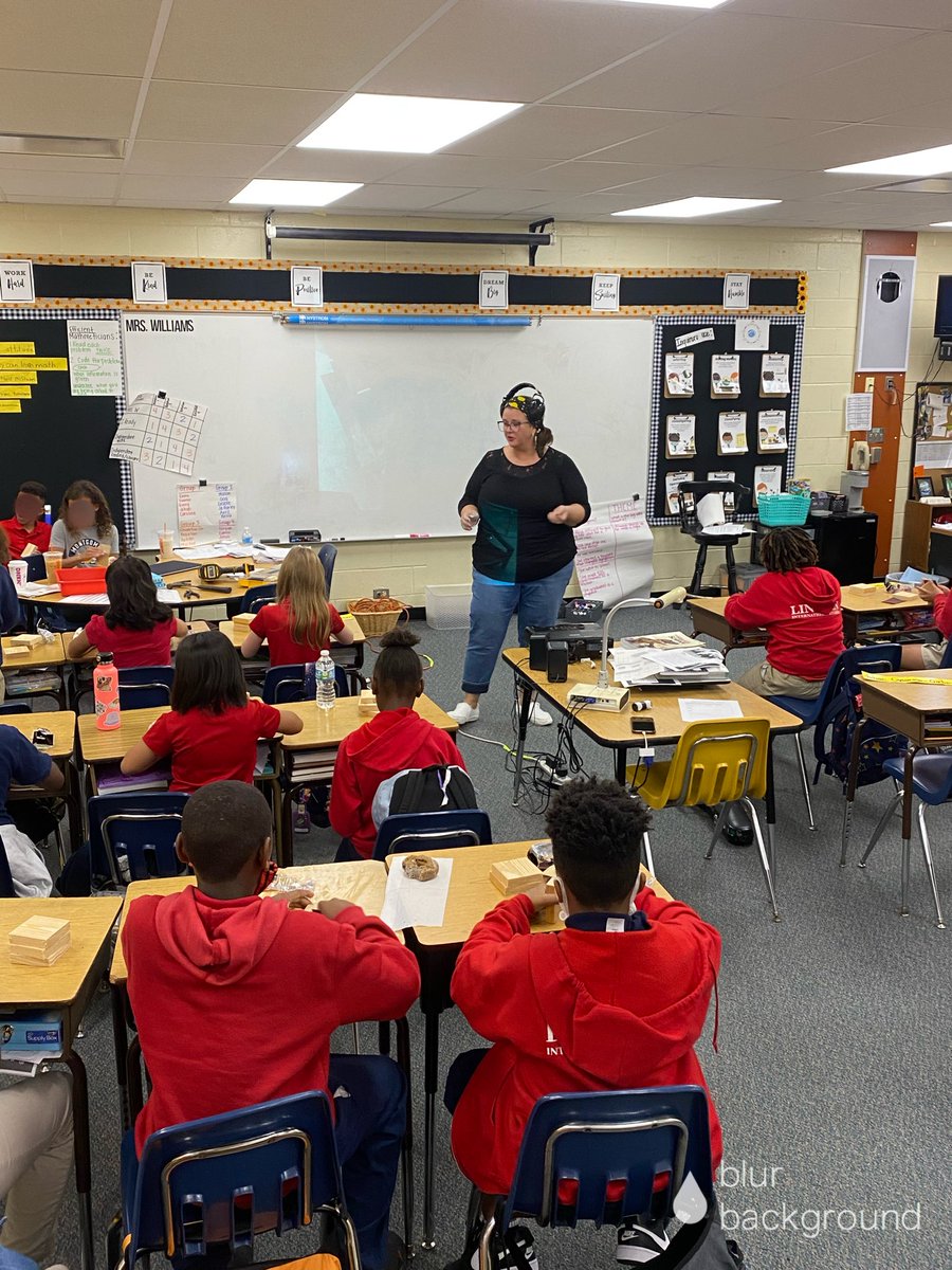 Lauren King tweet media