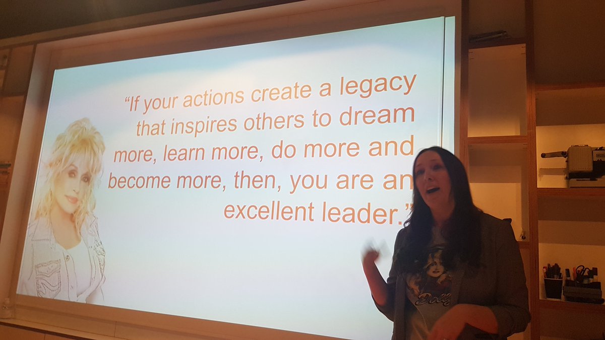 Laura Royal sharing her insights into psychological safety at work <a href="/DisruptHR_Glas/">DisruptHR Glasgow</a> and gets the audience singing Dolly Parton! Love a bit of audience participation