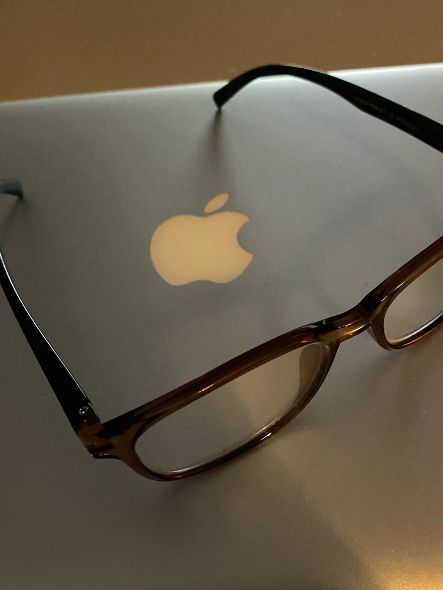 D4: Þeir 2 hlutir sem ég get ekki verið án í vinnunni minni #12dagatwitter #menntaspjall