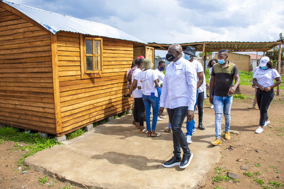 collenmashawane's tweet photo. I spent the afternoon with @tankiso_matanka who feeds over 200 kids daily with no funding. They also run a Day Care Centre for kids with no parents &amp; those who can’t afford to pay ECDC. They have 10 dedicated volunteers who also do not get paid. I am inspired 🙏🏽 https://t.co/IkF6byOWn8